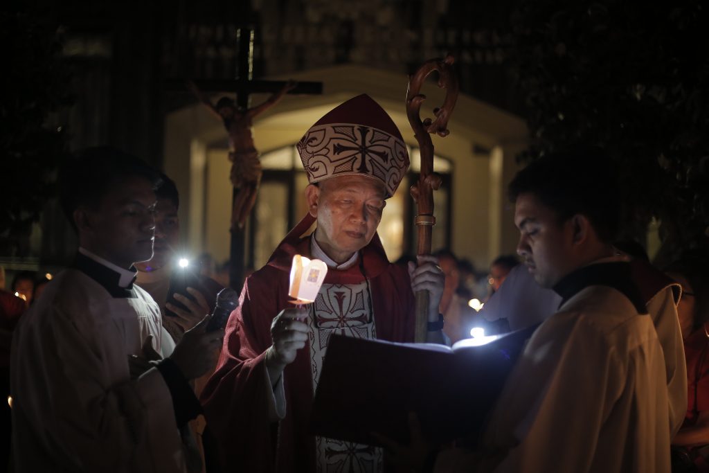 Bishop Pabillo leads #RedWednesday Campaign mass, urges solidarity through prayer