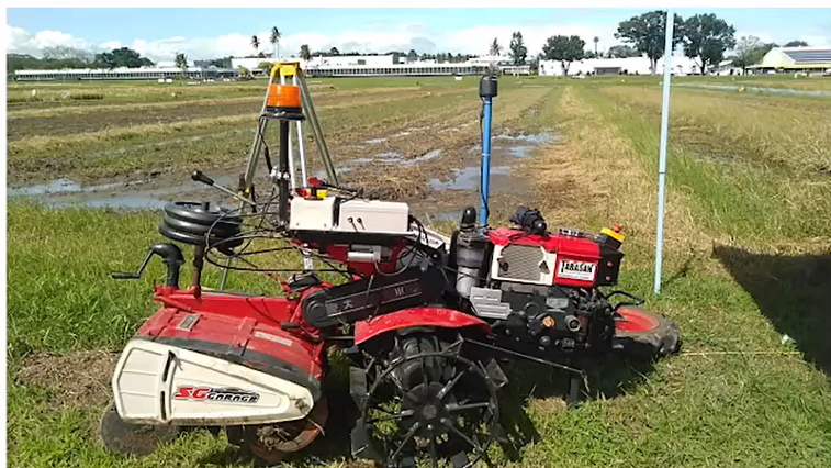 UST Engineer Bautista showcases DOST-funded service robot to aid rice farmers