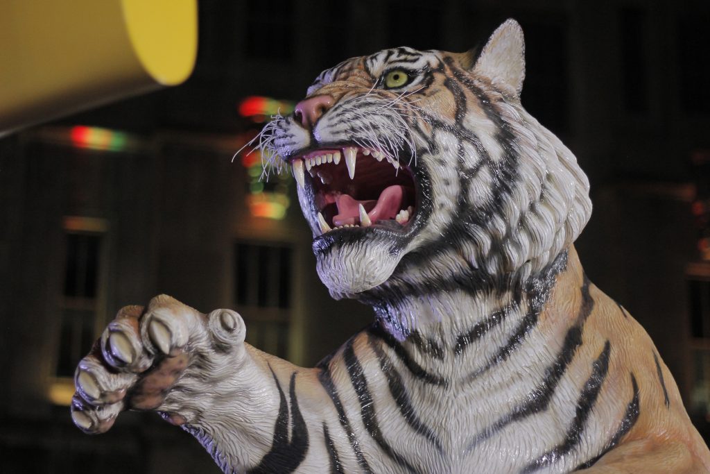 UST unveils new Tiger statue, block letters to cap Onboarding Week 2022