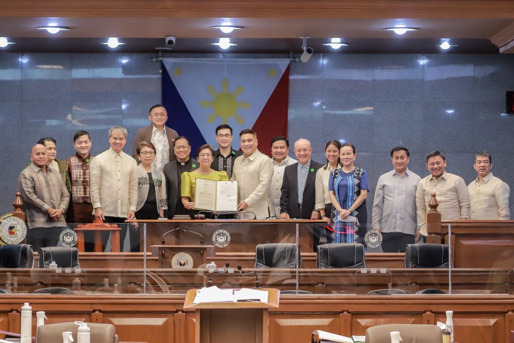 Medicine receives commendation on its 150th year of service to UST, PH from Senate